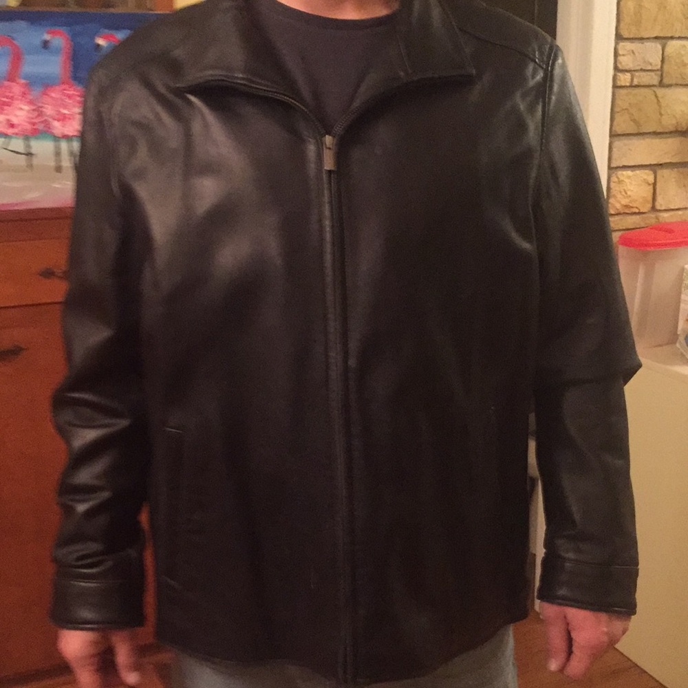 Well made Alfani leather jacket